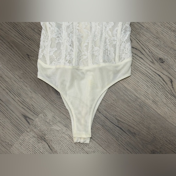 NEW BARDOT Ivory Lace Oskar Bodysuit / Corset Busier Sexy Top - Size 6/S Bridal - Picture 9 of 14
